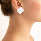 COMET I pearl earring